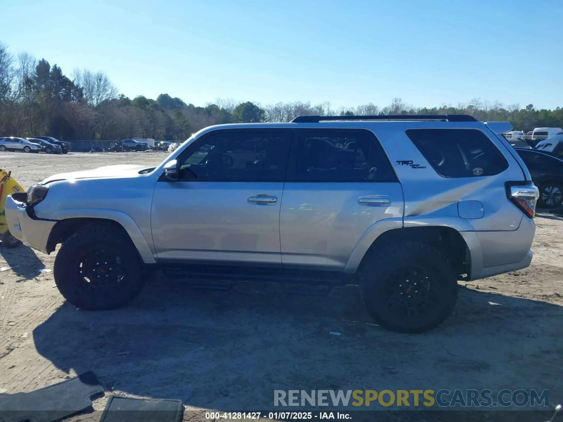 15 fotografías del automóvil dañado JTERU5JR6R6255876 TOYOTA 4RUNNER 2024
