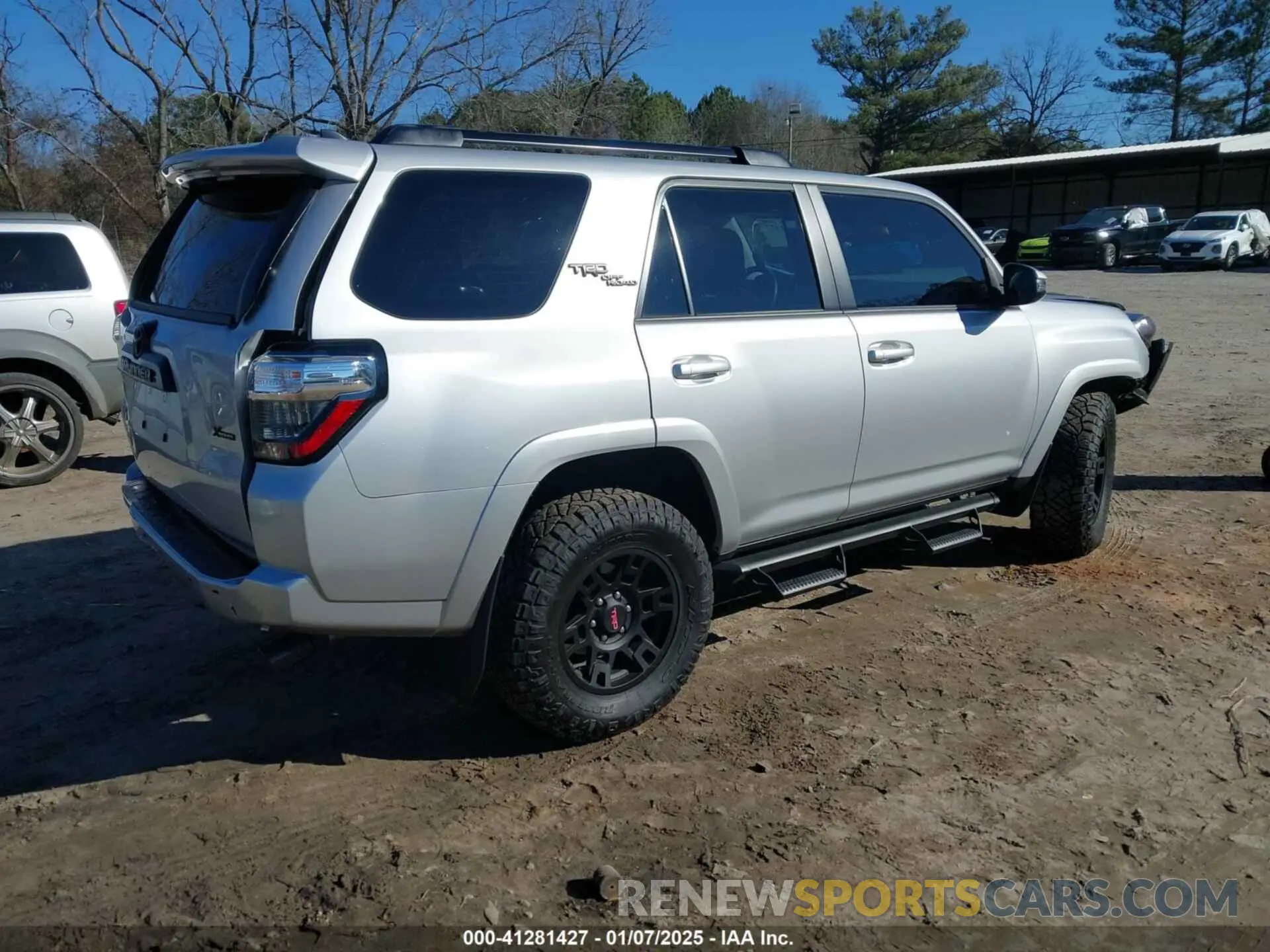 4 fotografías del automóvil dañado JTERU5JR6R6255876 TOYOTA 4RUNNER 2024