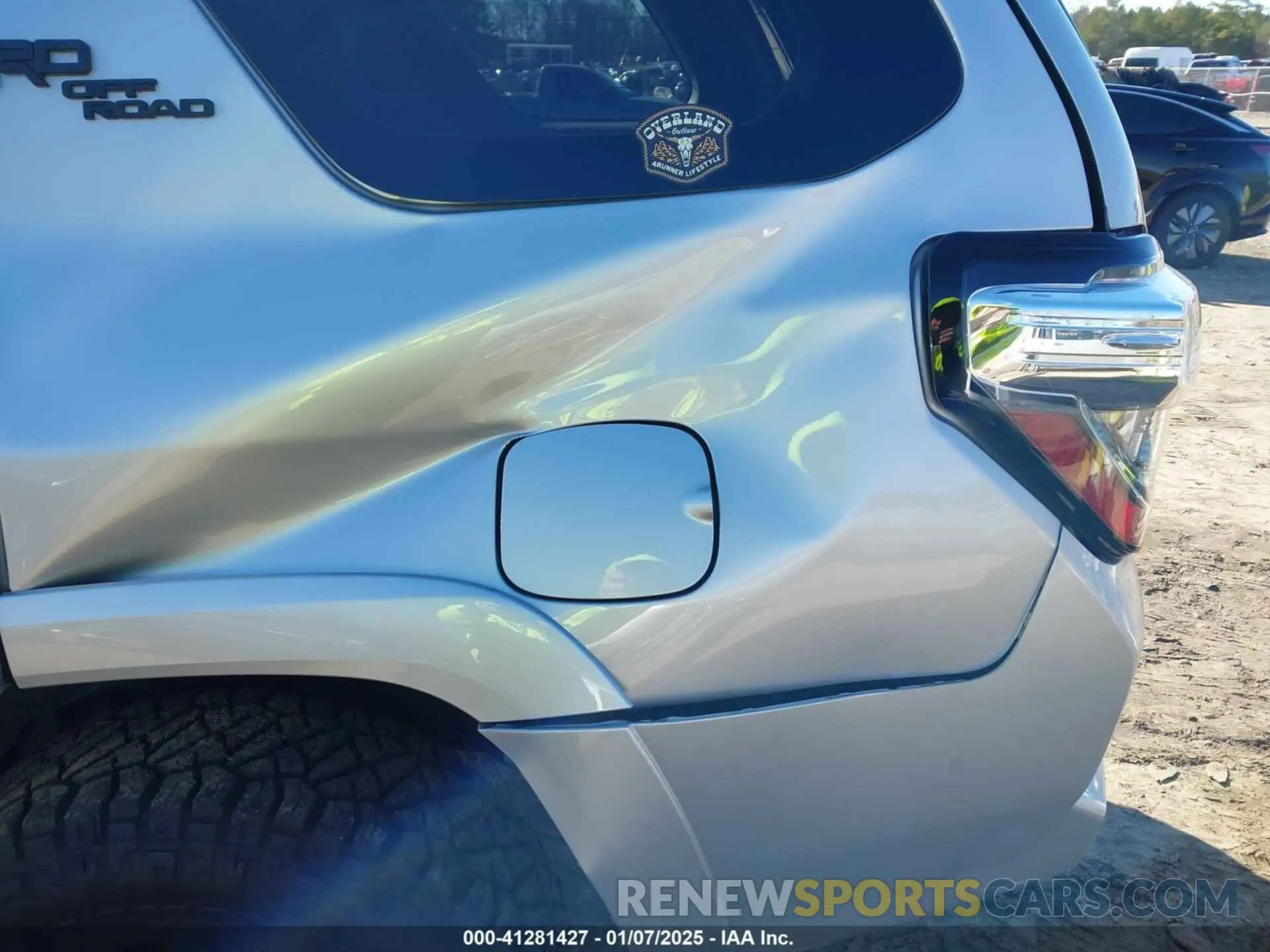 6 fotografías del automóvil dañado JTERU5JR6R6255876 TOYOTA 4RUNNER 2024