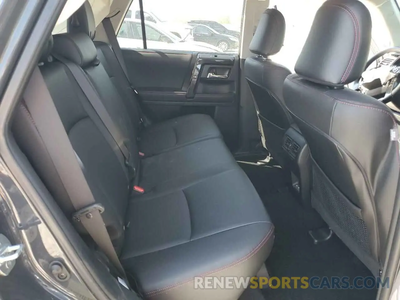 10 fotografías del automóvil dañado JTERU5JR7R6251139 TOYOTA 4RUNNER 2024