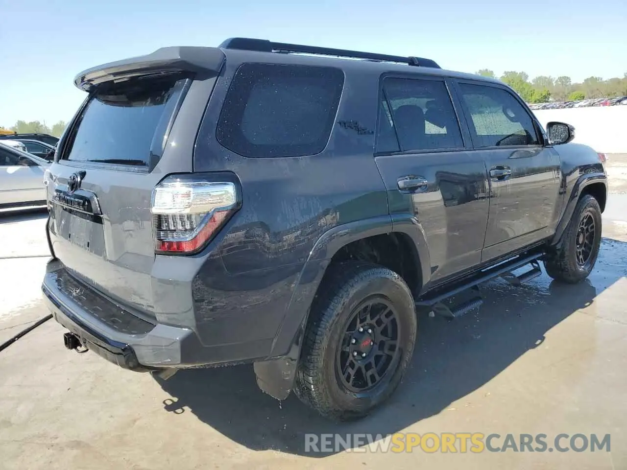3 fotografías del automóvil dañado JTERU5JR7R6251139 TOYOTA 4RUNNER 2024