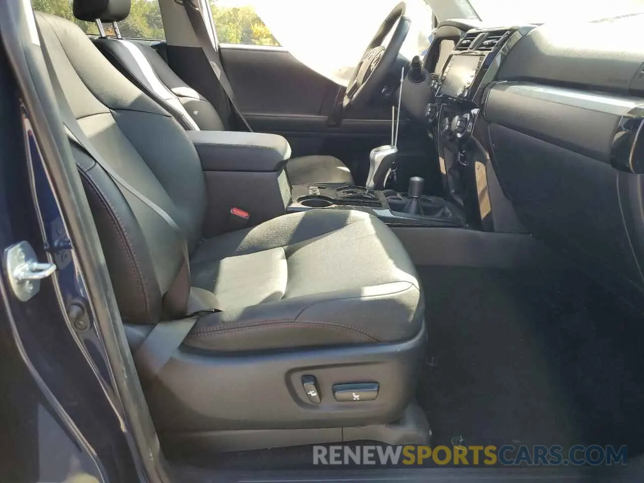 7 fotografías del automóvil dañado JTERU5JR7R6260987 TOYOTA 4RUNNER 2024
