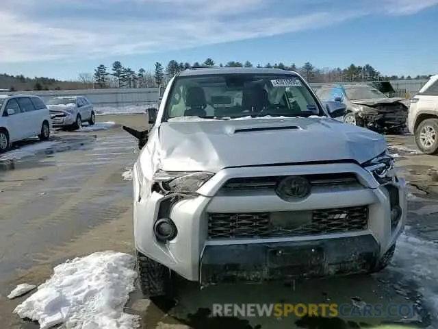 11 fotografías del automóvil dañado JTERU5JR7R6293407 TOYOTA 4RUNNER 2024