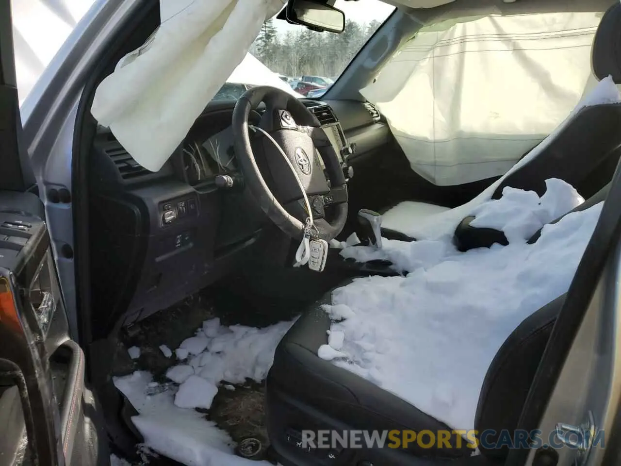 7 fotografías del automóvil dañado JTERU5JR7R6293407 TOYOTA 4RUNNER 2024