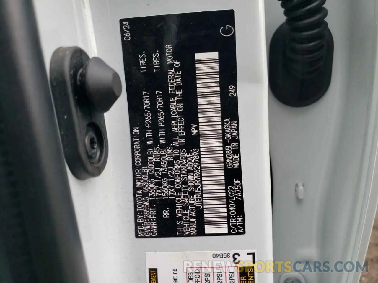 12 fotografías del automóvil dañado JTERU5JR7R6297893 TOYOTA 4RUNNER 2024
