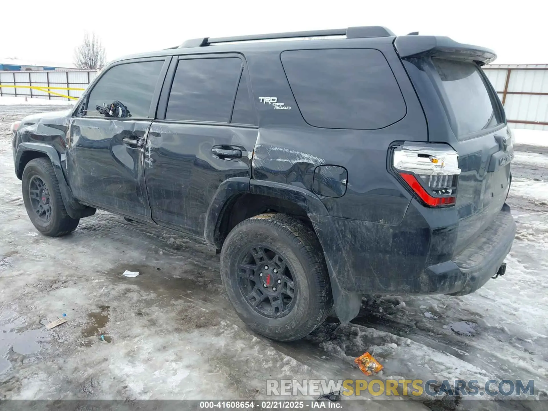 3 fotografías del automóvil dañado JTERU5JR8R6241560 TOYOTA 4RUNNER 2024