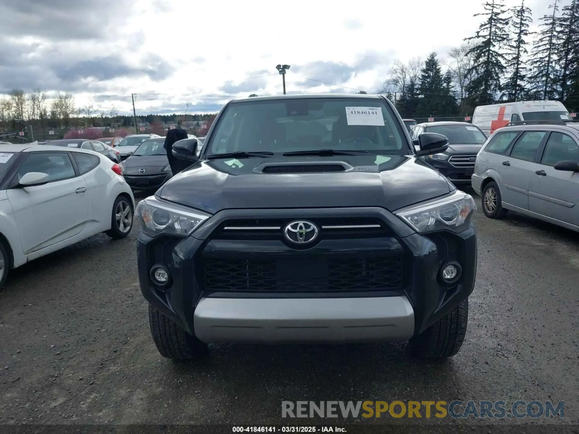 12 fotografías del automóvil dañado JTERU5JR9R6221883 TOYOTA 4RUNNER 2024