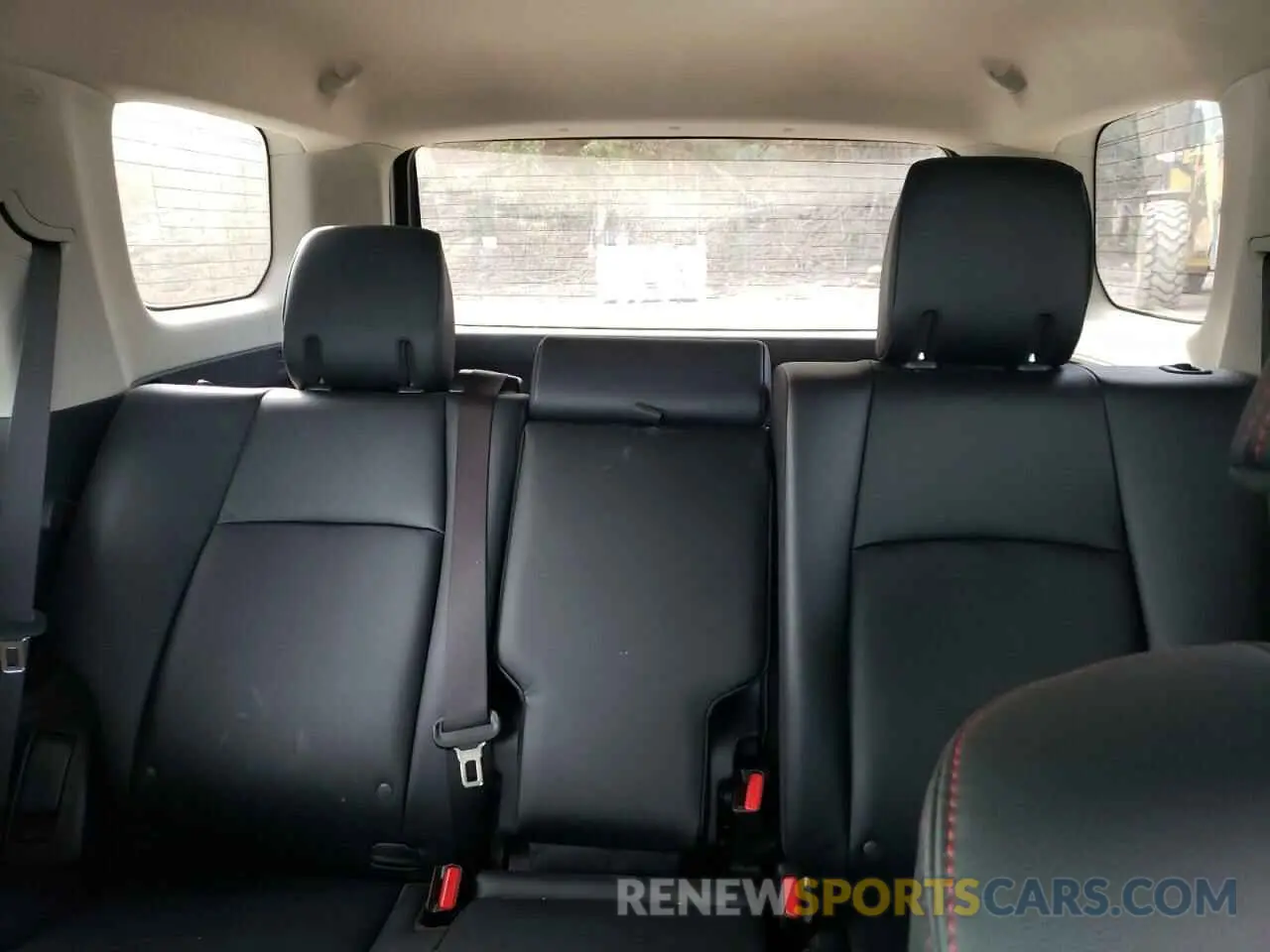 10 fotografías del automóvil dañado JTERU5JR9R6256472 TOYOTA 4RUNNER 2024
