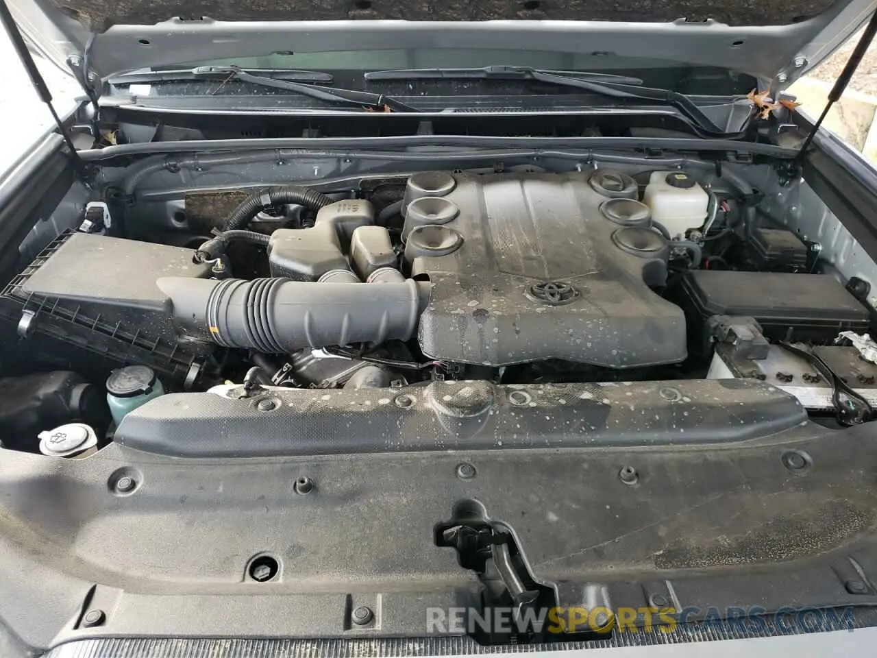 12 fotografías del automóvil dañado JTERU5JR9R6256472 TOYOTA 4RUNNER 2024