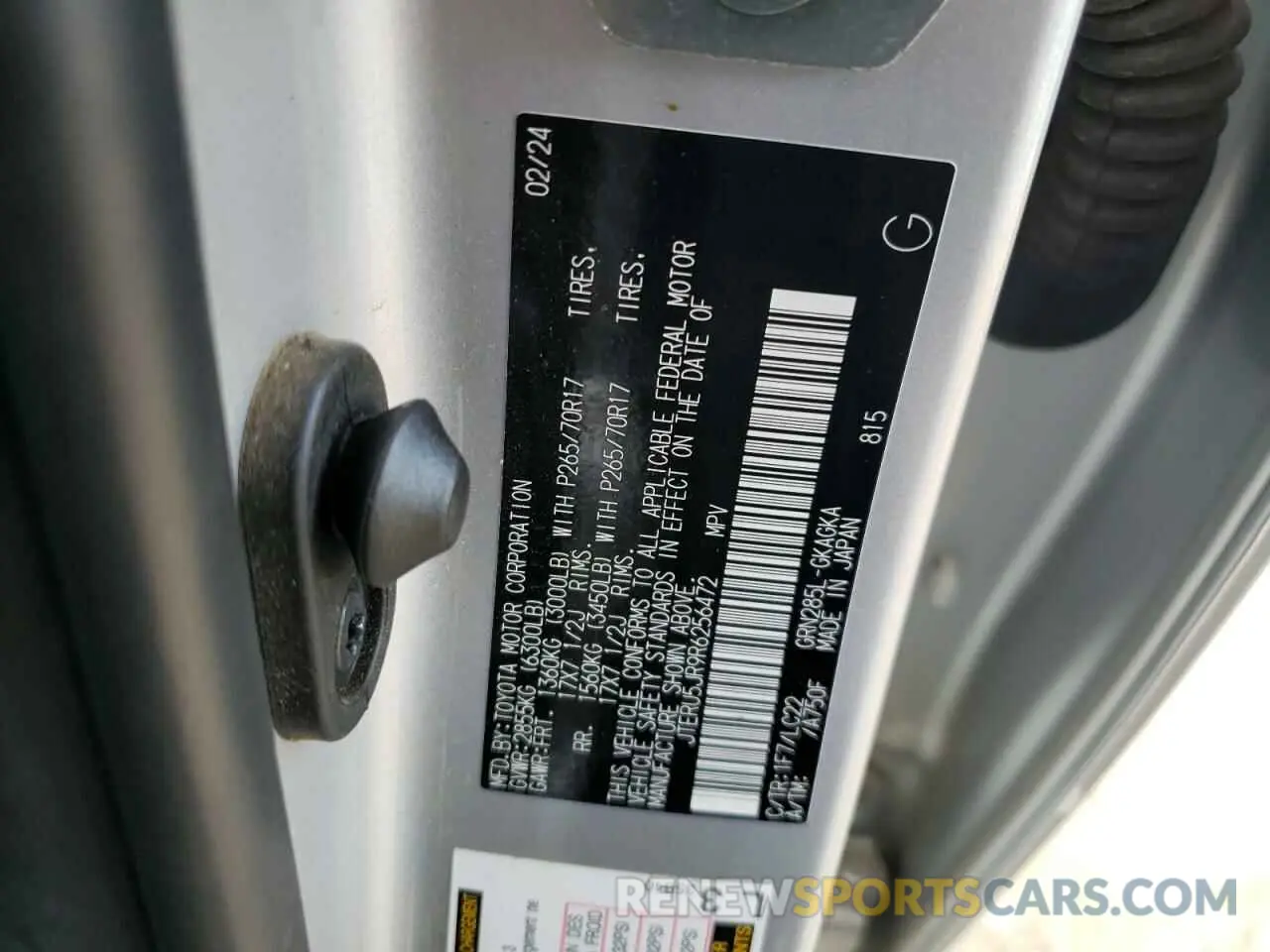 13 fotografías del automóvil dañado JTERU5JR9R6256472 TOYOTA 4RUNNER 2024