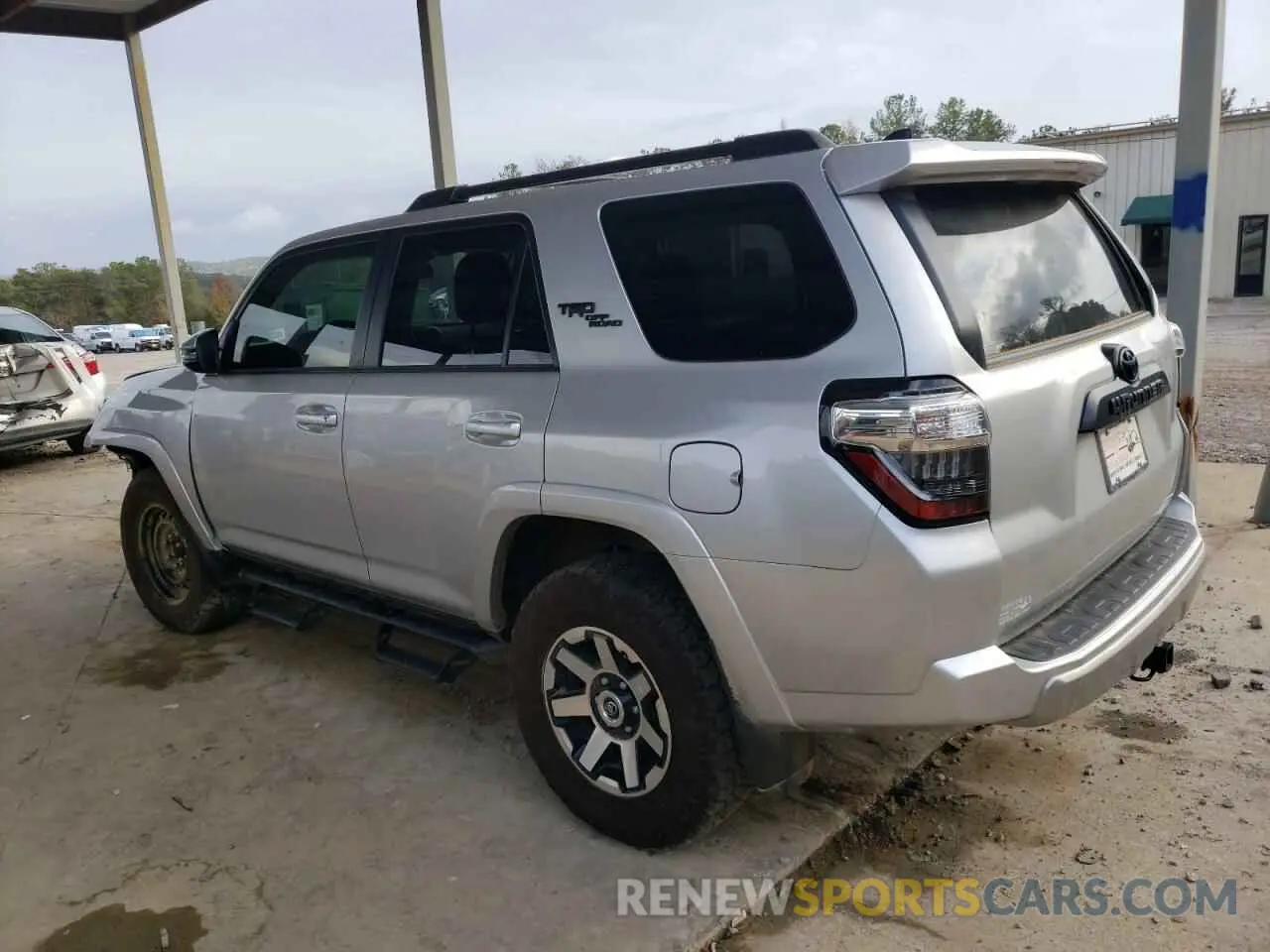 2 fotografías del automóvil dañado JTERU5JR9R6256472 TOYOTA 4RUNNER 2024