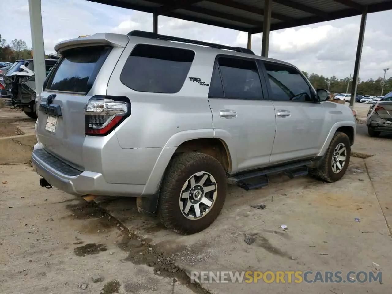 3 fotografías del automóvil dañado JTERU5JR9R6256472 TOYOTA 4RUNNER 2024