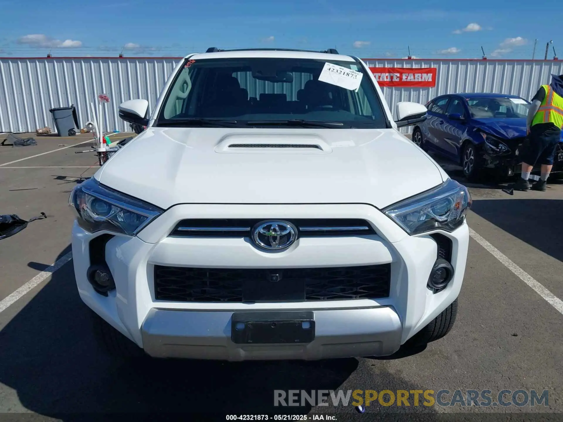 12 fotografías del automóvil dañado JTERU5JR9R6307811 TOYOTA 4RUNNER 2024