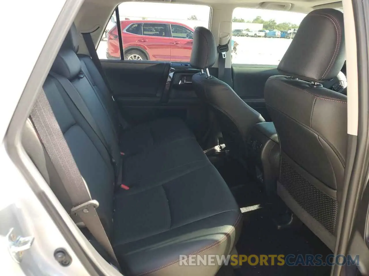 11 fotografías del automóvil dañado JTERU5JRXR6263799 TOYOTA 4RUNNER 2024