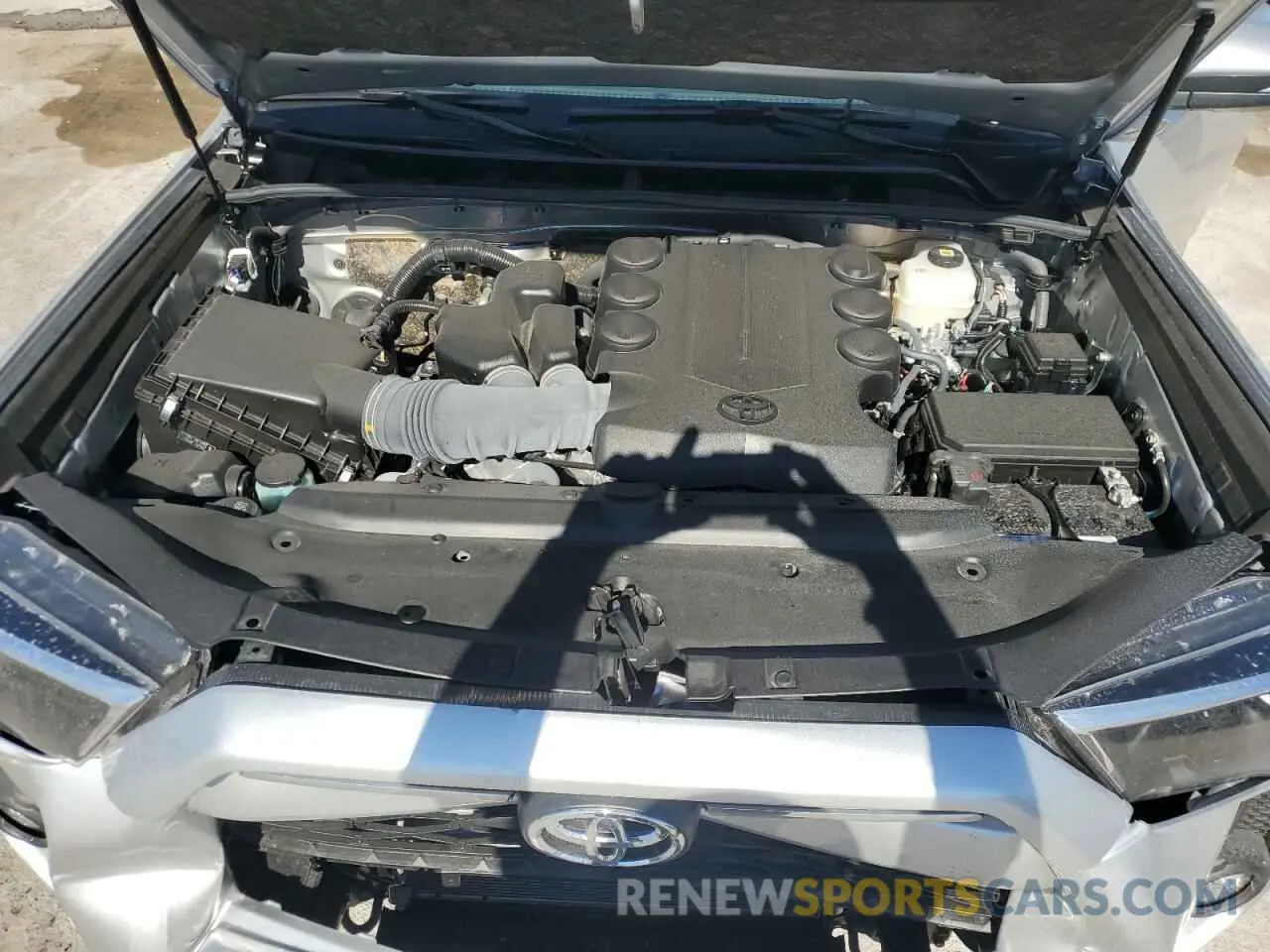 12 fotografías del automóvil dañado JTERU5JRXR6263799 TOYOTA 4RUNNER 2024