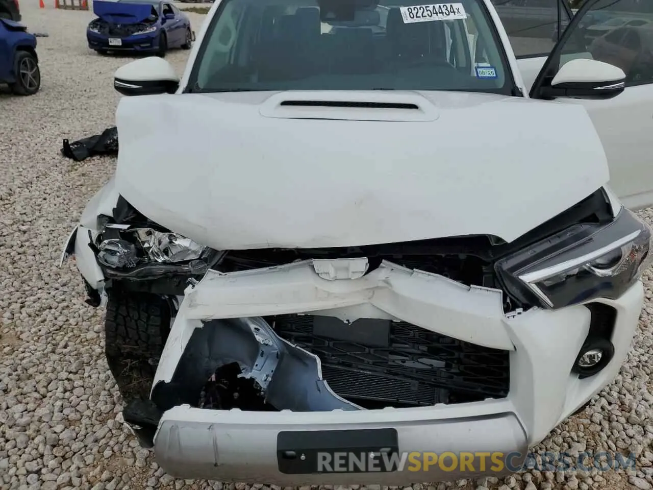 12 fotografías del automóvil dañado JTERU5JRXR6296169 TOYOTA 4RUNNER 2024