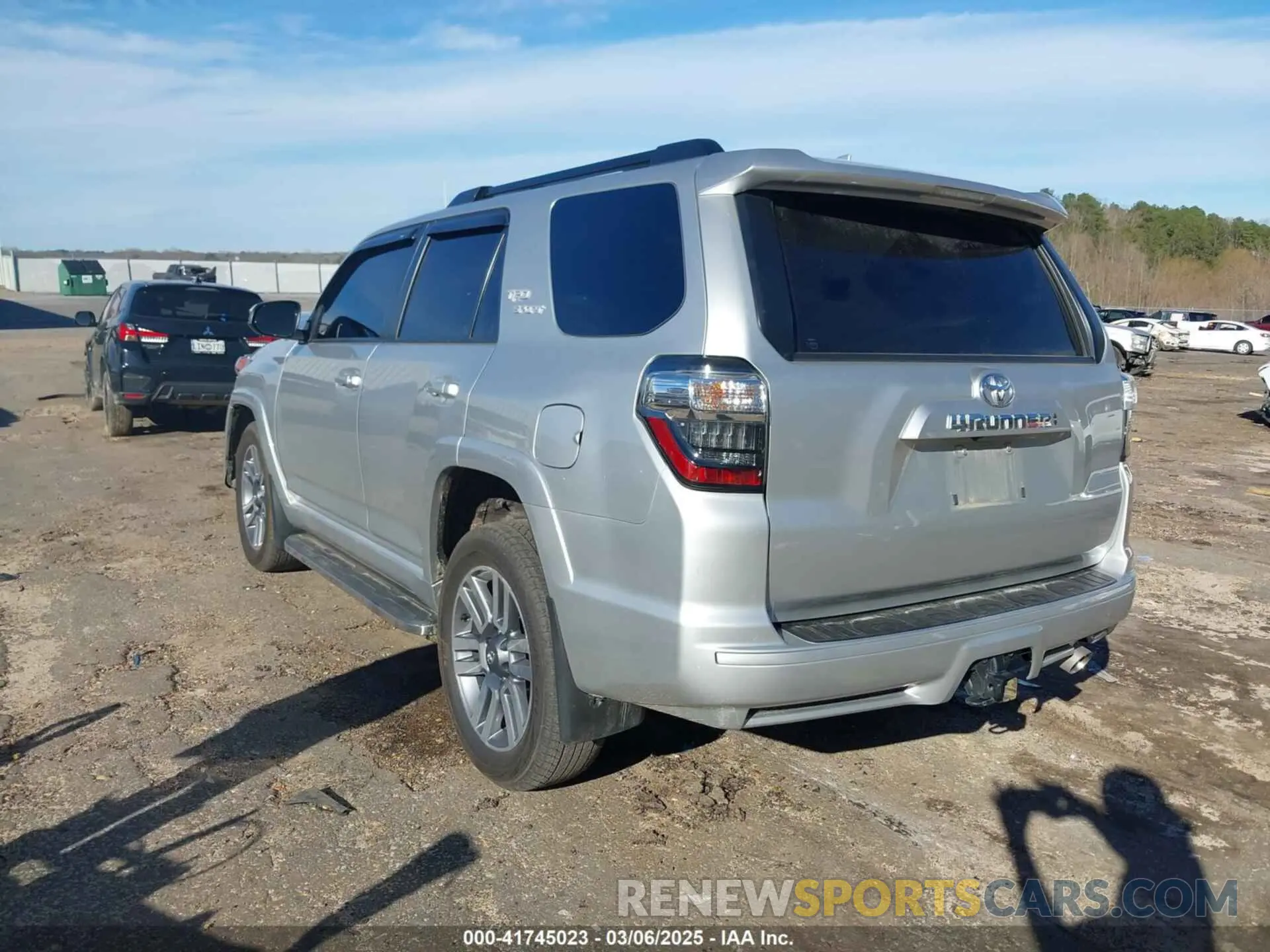 3 fotografías del automóvil dañado JTESU5JR9R6245148 TOYOTA 4RUNNER 2024