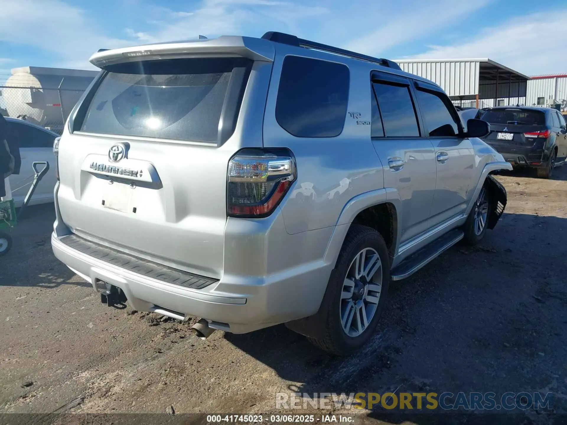 4 fotografías del automóvil dañado JTESU5JR9R6245148 TOYOTA 4RUNNER 2024