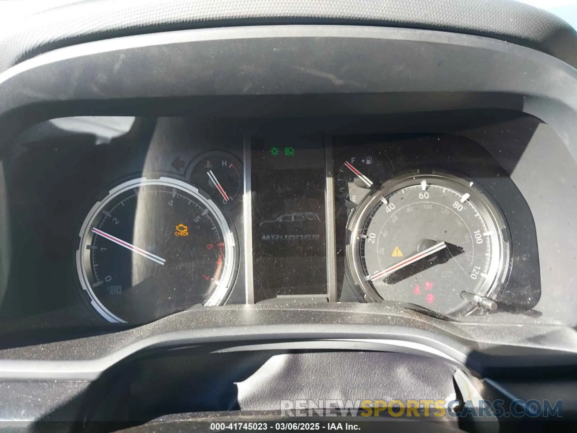 7 fotografías del automóvil dañado JTESU5JR9R6245148 TOYOTA 4RUNNER 2024