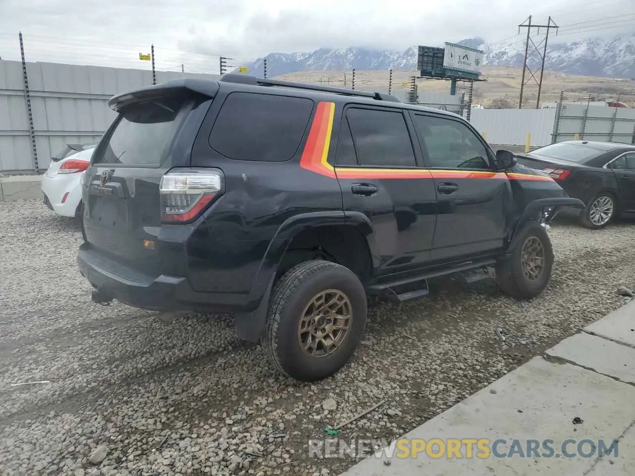 3 fotografías del automóvil dañado JTEUU5JR6P6171547 TOYOTA 4RUNNER 40 2023
