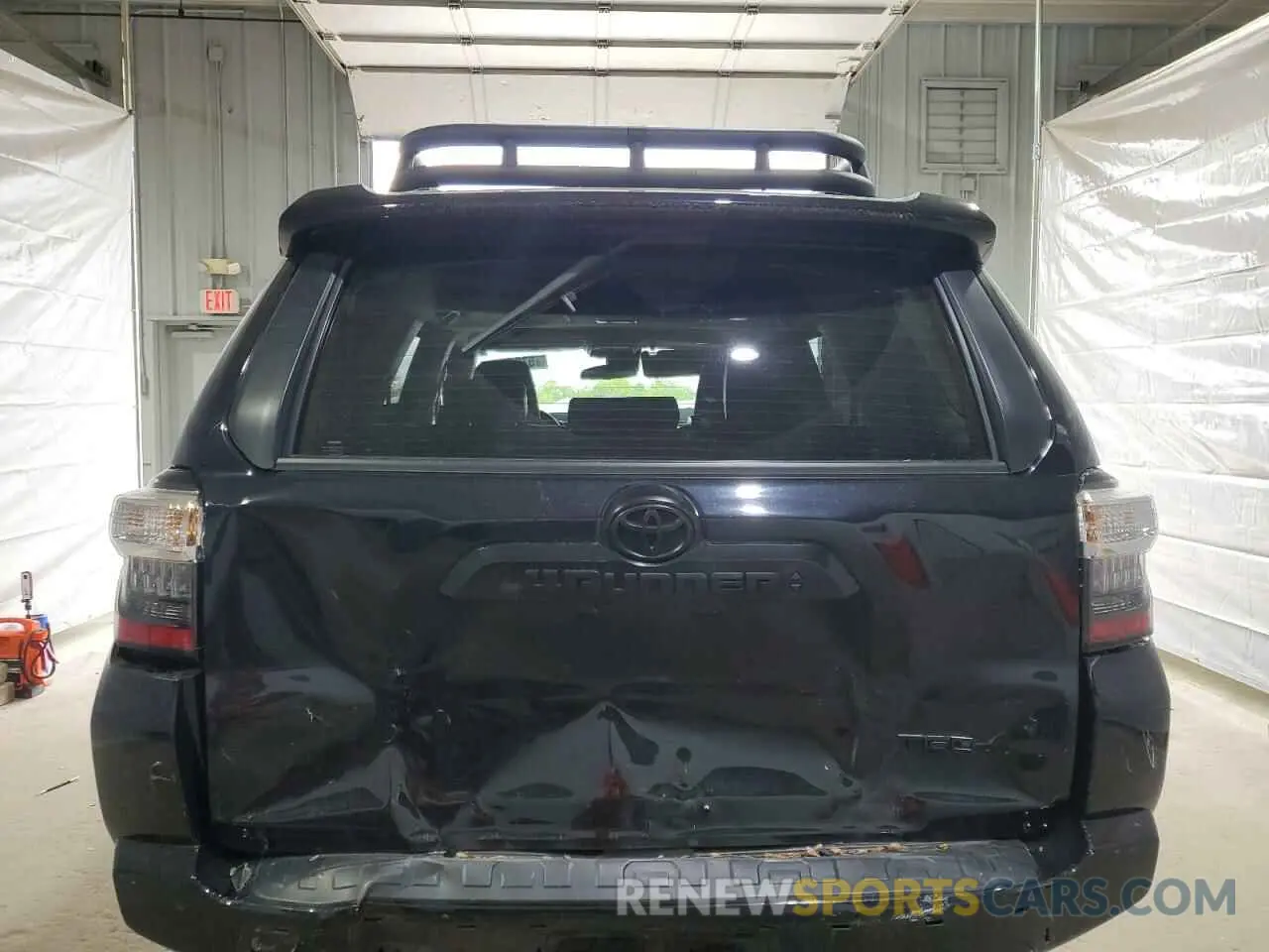 6 fotografías del automóvil dañado JTELU5JR6P6186223 TOYOTA 4RUNNER SE 2023