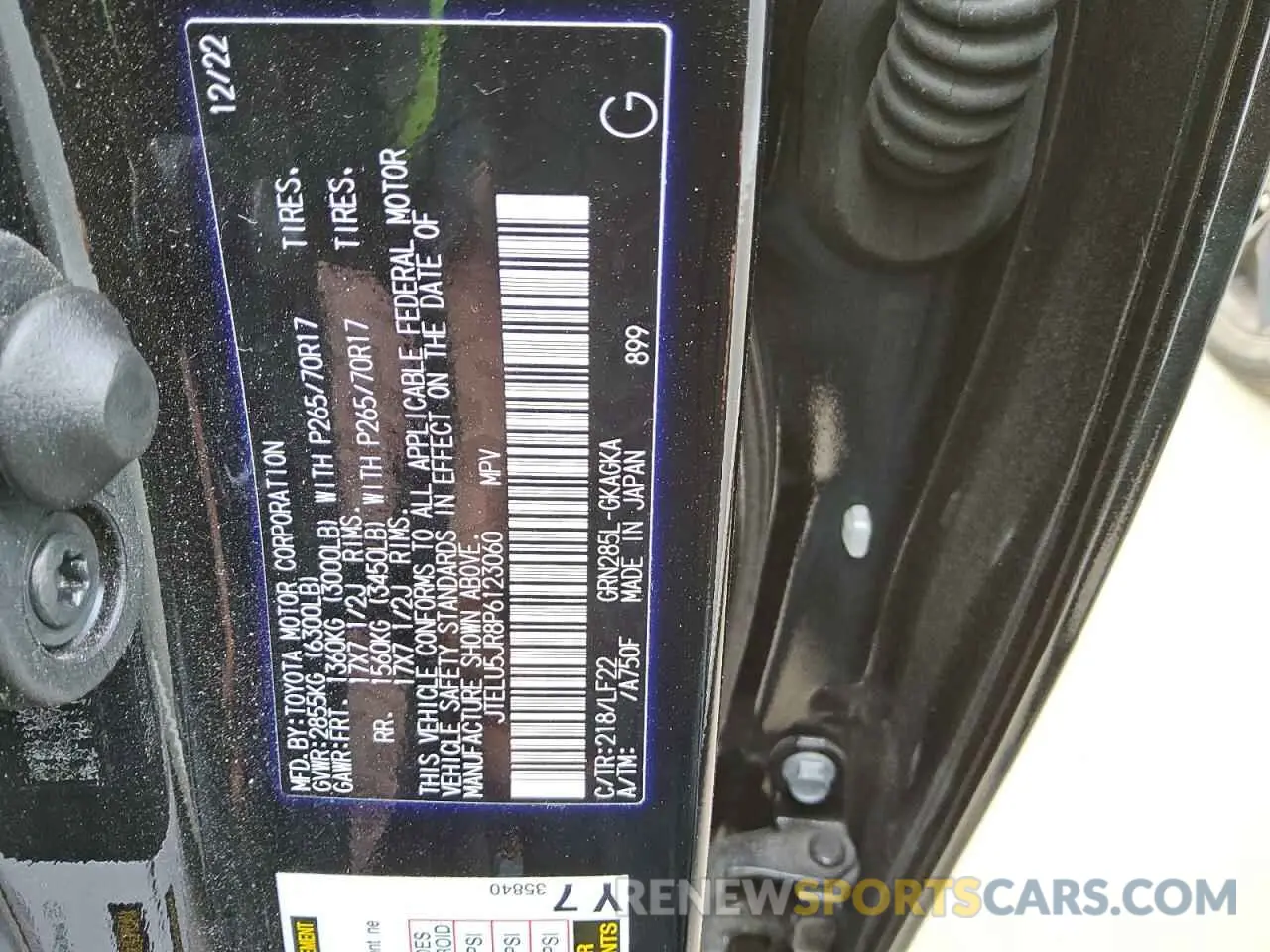 13 fotografías del automóvil dañado JTELU5JR8P6123060 TOYOTA 4RUNNER SE 2023