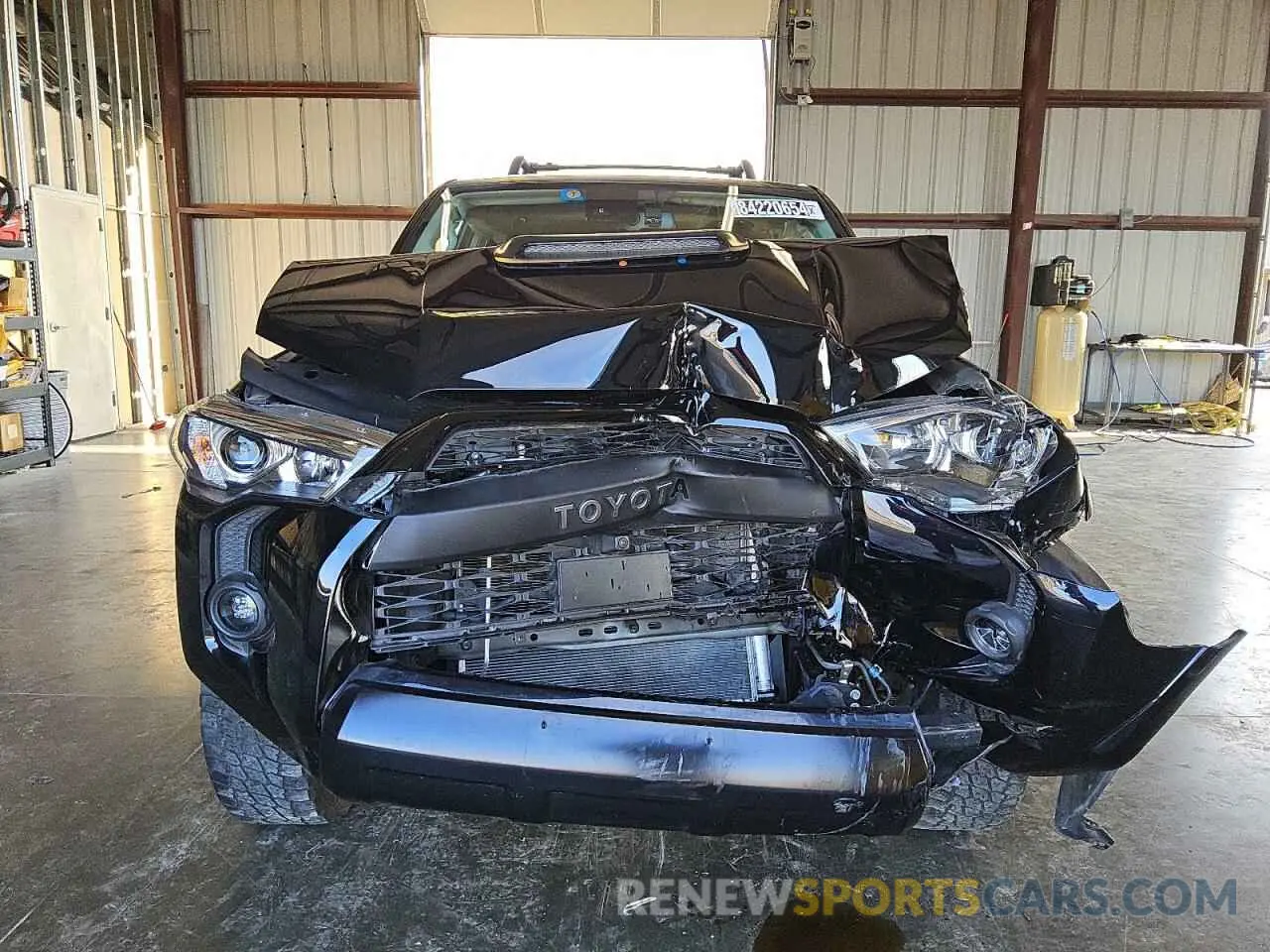 5 fotografías del automóvil dañado JTELU5JR8P6123060 TOYOTA 4RUNNER SE 2023