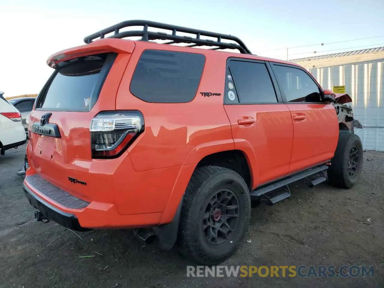 3 fotografías del automóvil dañado JTELU5JRXP6142113 TOYOTA 4RUNNER SE 2023