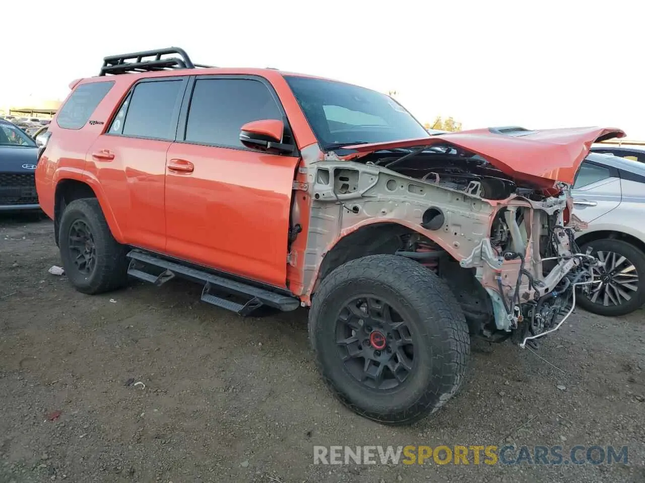 4 fotografías del automóvil dañado JTELU5JRXP6142113 TOYOTA 4RUNNER SE 2023