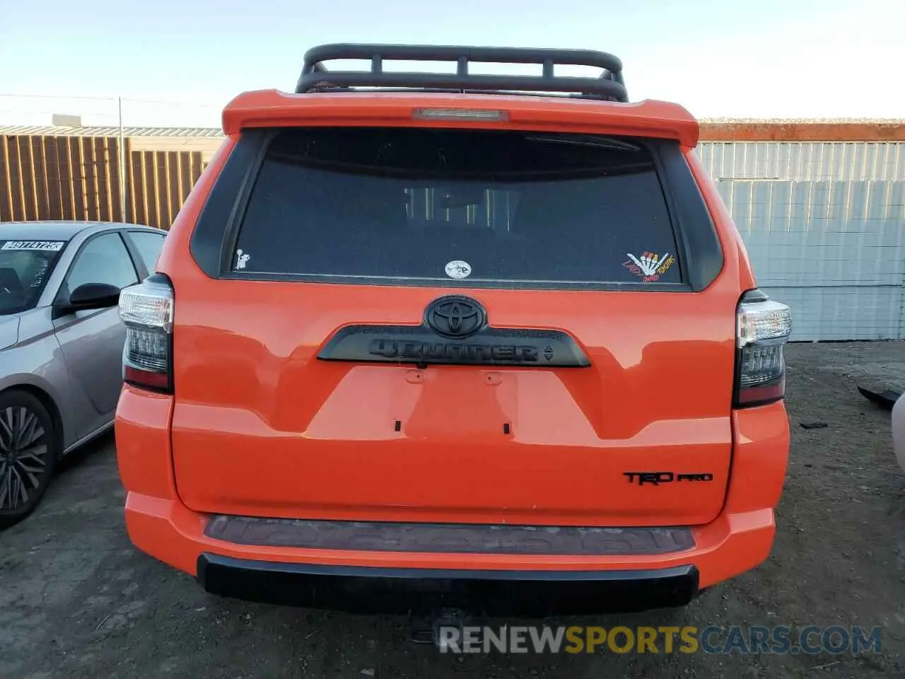6 fotografías del automóvil dañado JTELU5JRXP6142113 TOYOTA 4RUNNER SE 2023