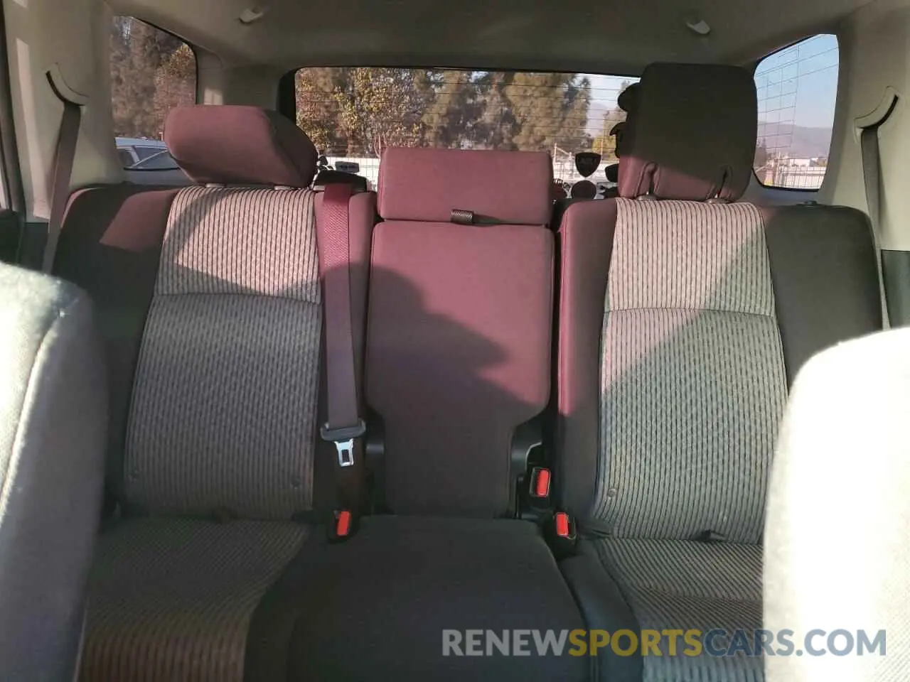 10 fotografías del automóvil dañado JTEMU5JR4P6155010 TOYOTA 4RUNNER SE 2023