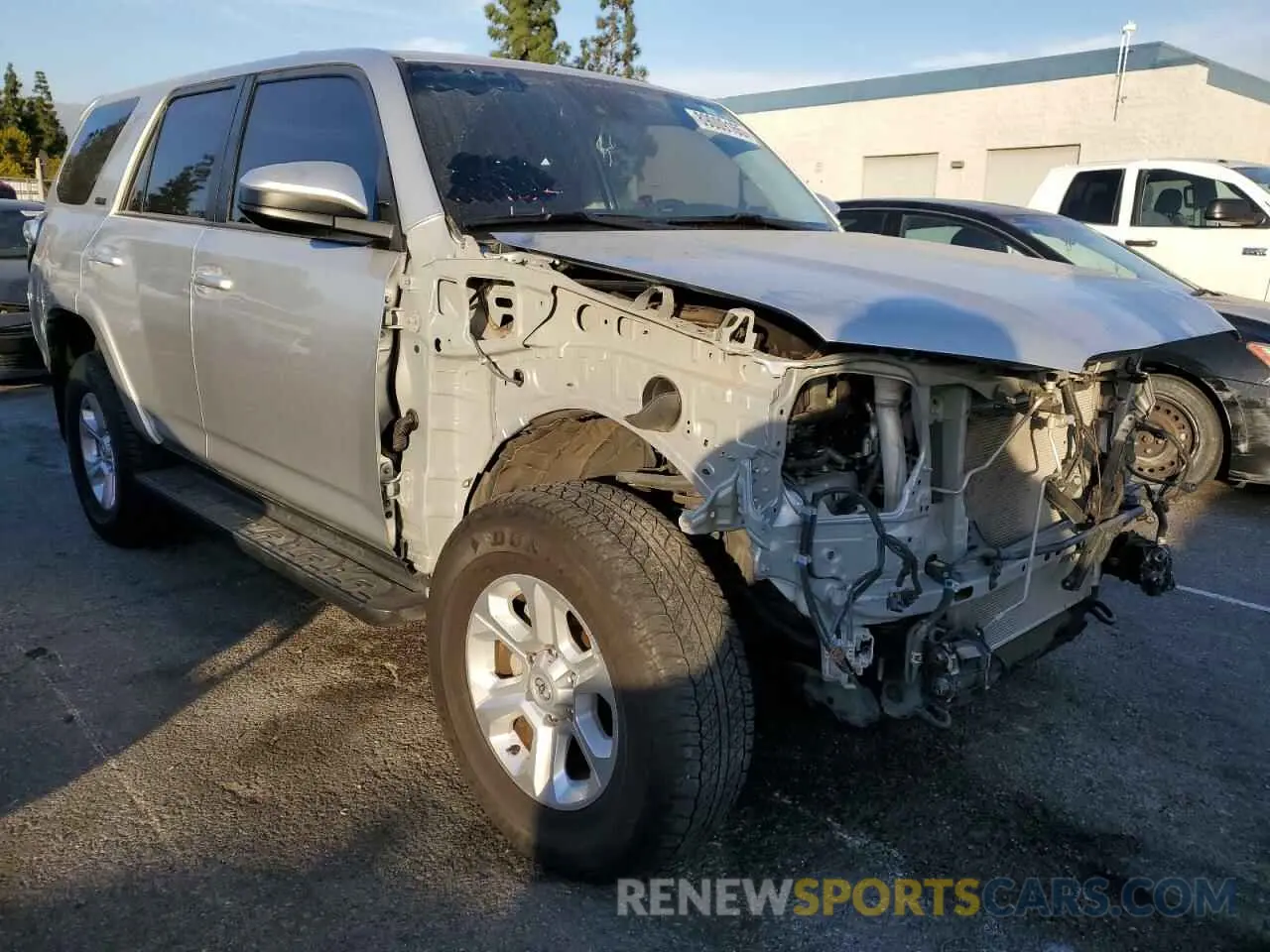 4 fotografías del automóvil dañado JTEMU5JR4P6155010 TOYOTA 4RUNNER SE 2023