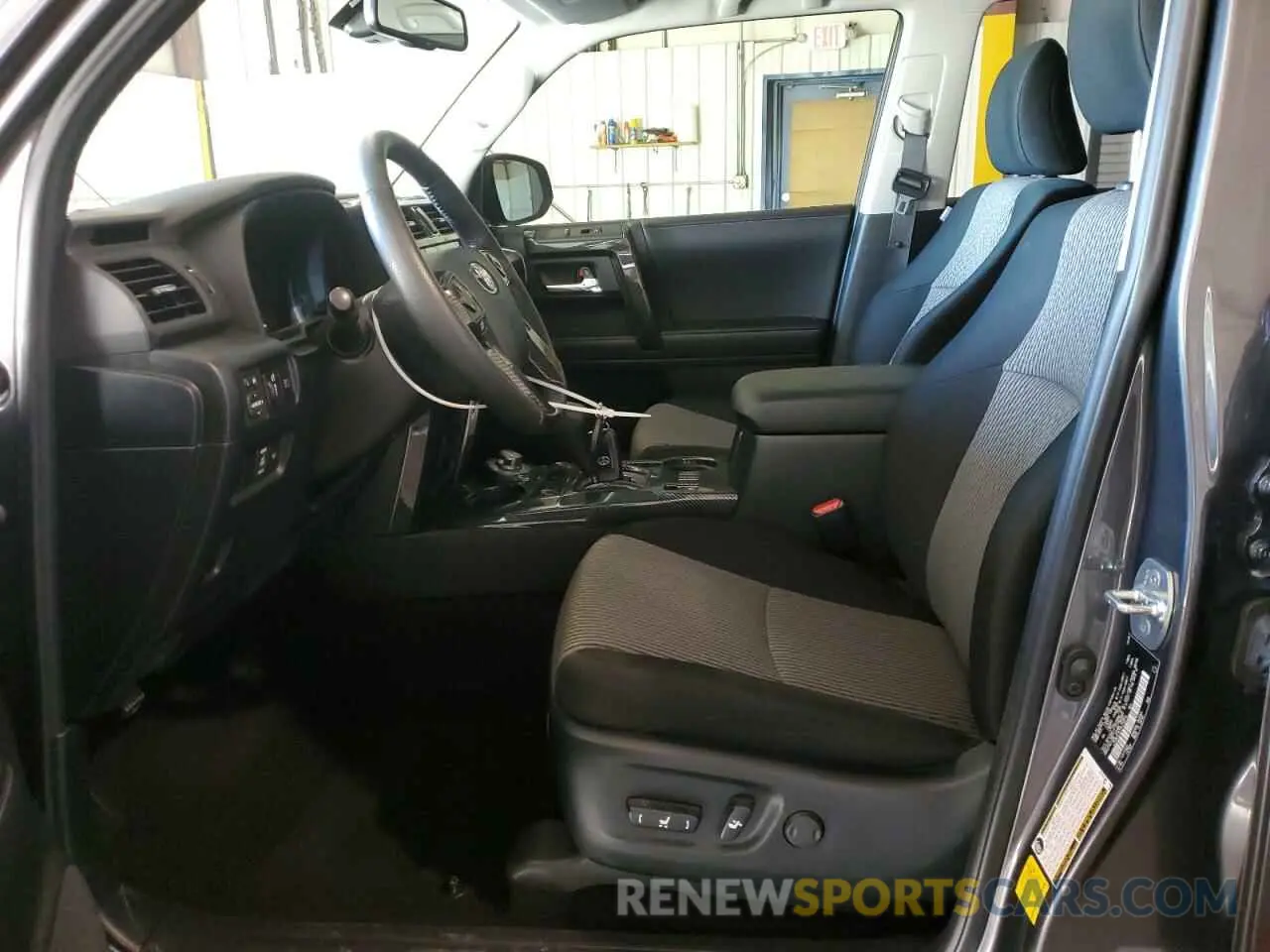 7 fotografías del automóvil dañado JTEMU5JR7P6124916 TOYOTA 4RUNNER SE 2023