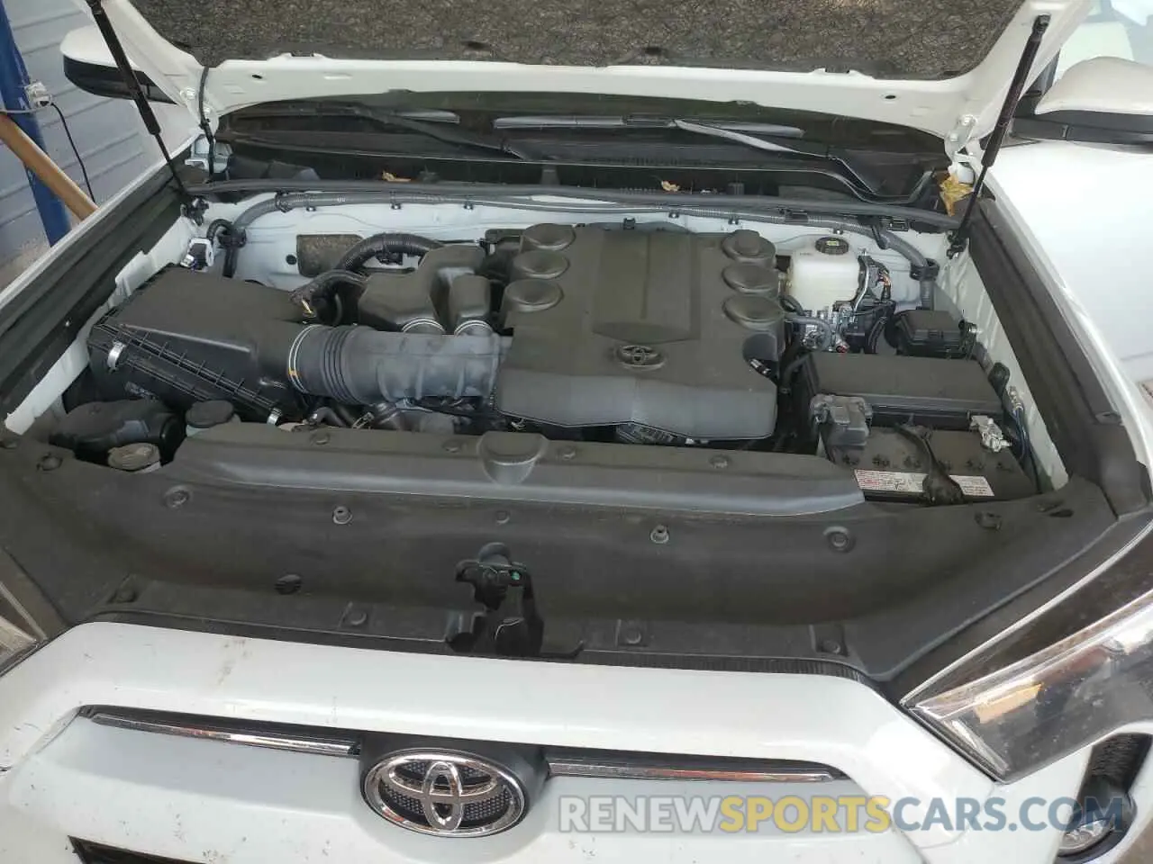 11 fotografías del automóvil dañado JTEMU5JR8P6204578 TOYOTA 4RUNNER SE 2023