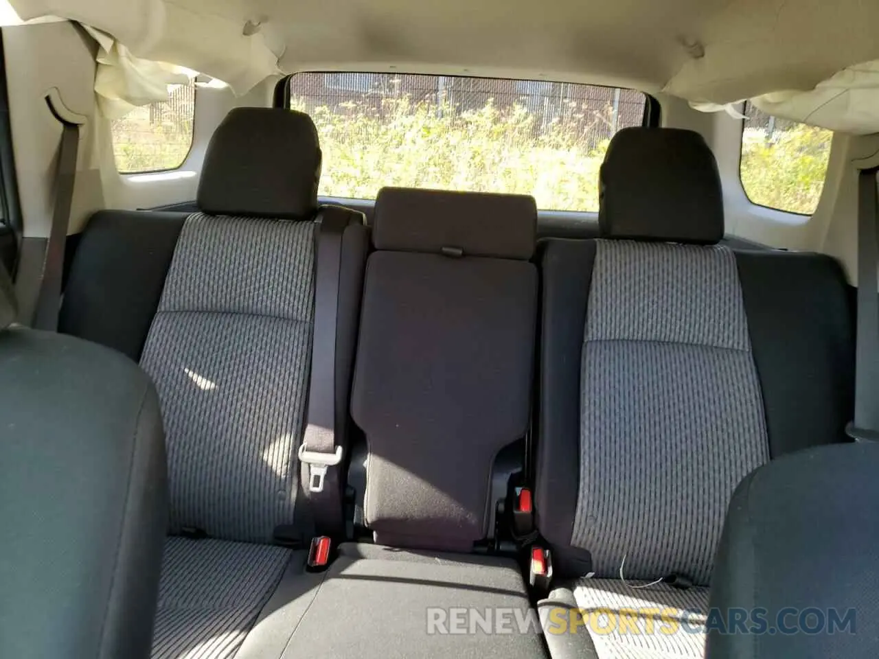 10 fotografías del automóvil dañado JTEMU5JRXP6128510 TOYOTA 4RUNNER SE 2023
