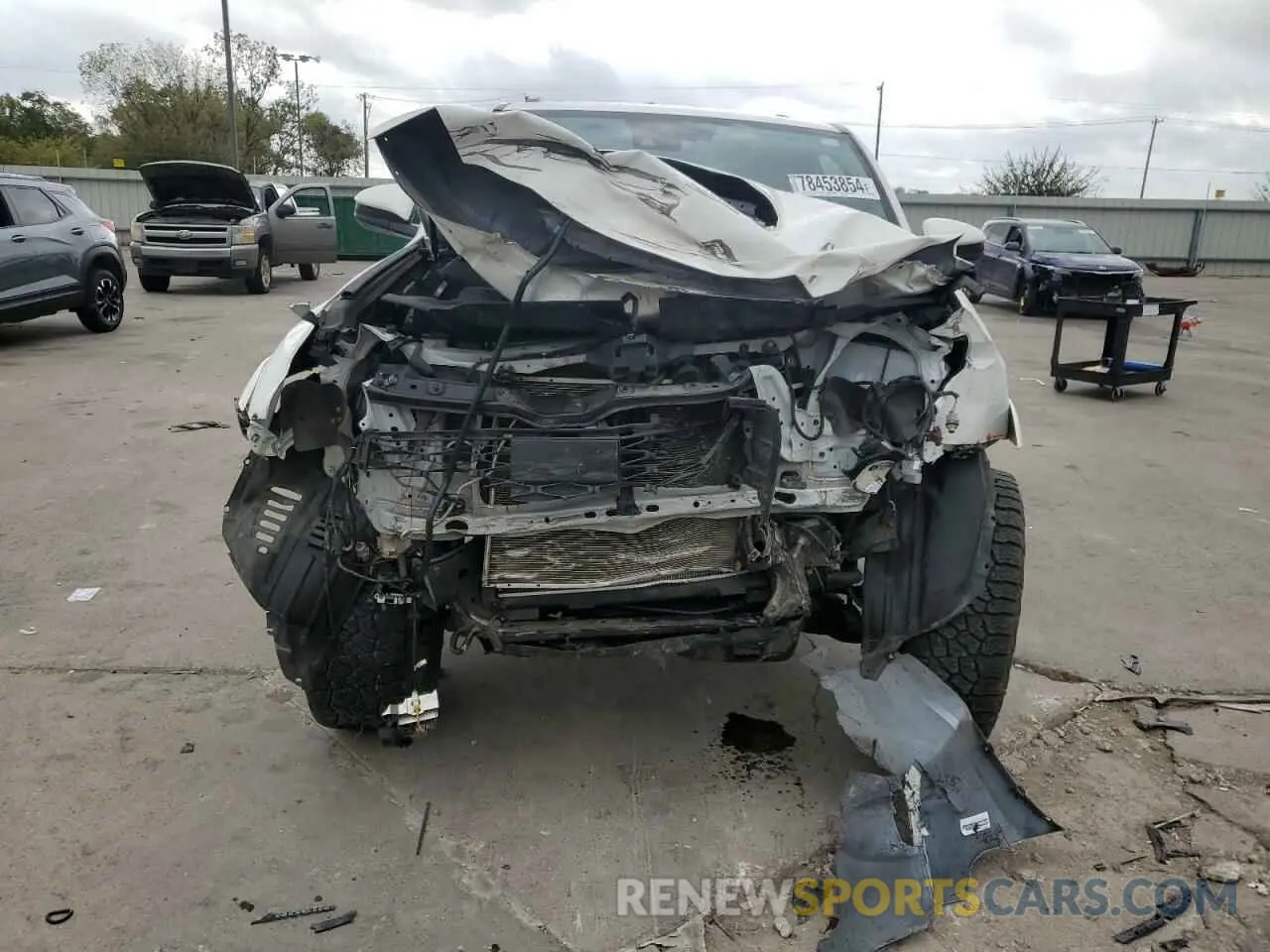 5 fotografías del automóvil dañado JTEPU5JR2P6157643 TOYOTA 4RUNNER SE 2023