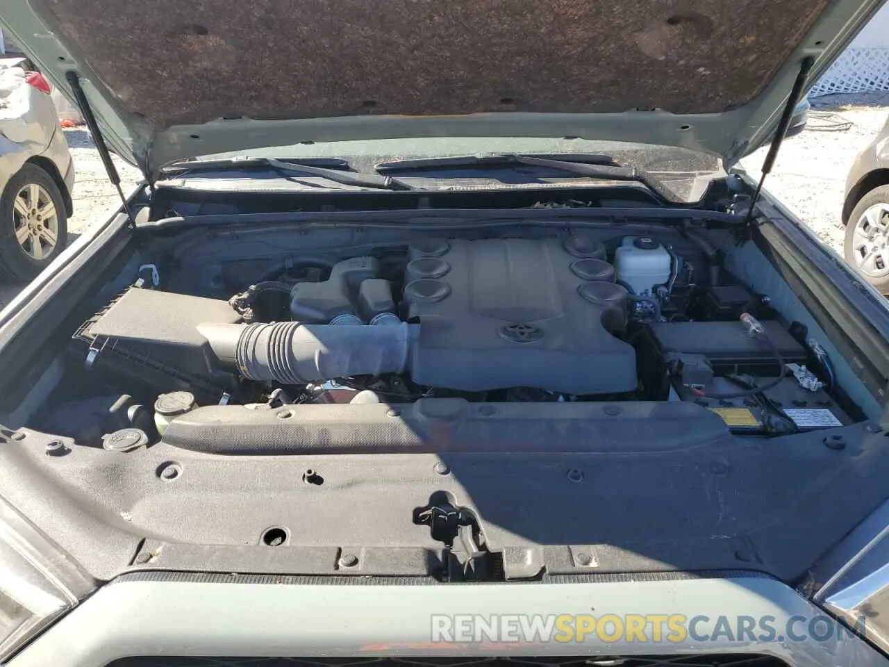 12 fotografías del automóvil dañado JTERU5JR1P6141040 TOYOTA 4RUNNER SE 2023