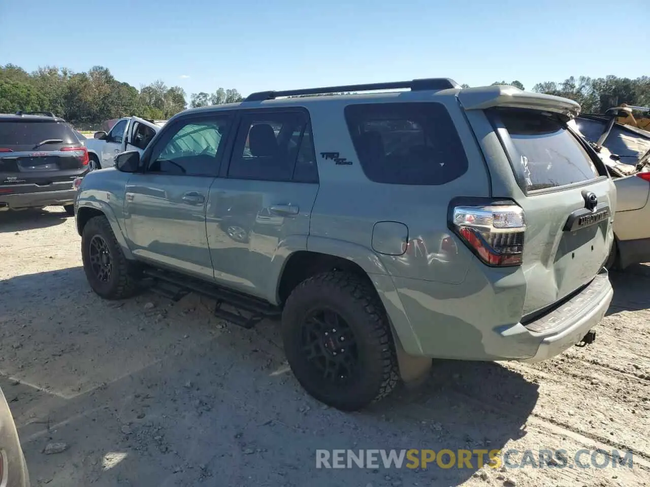 2 fotografías del automóvil dañado JTERU5JR1P6141040 TOYOTA 4RUNNER SE 2023