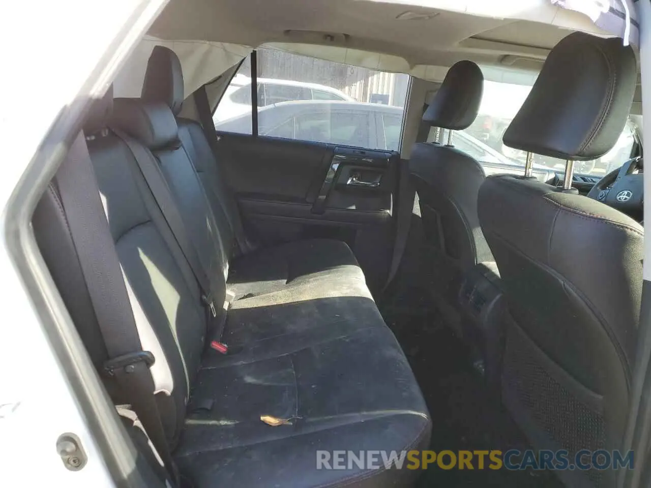 10 fotografías del automóvil dañado JTERU5JR1P6187113 TOYOTA 4RUNNER SE 2023