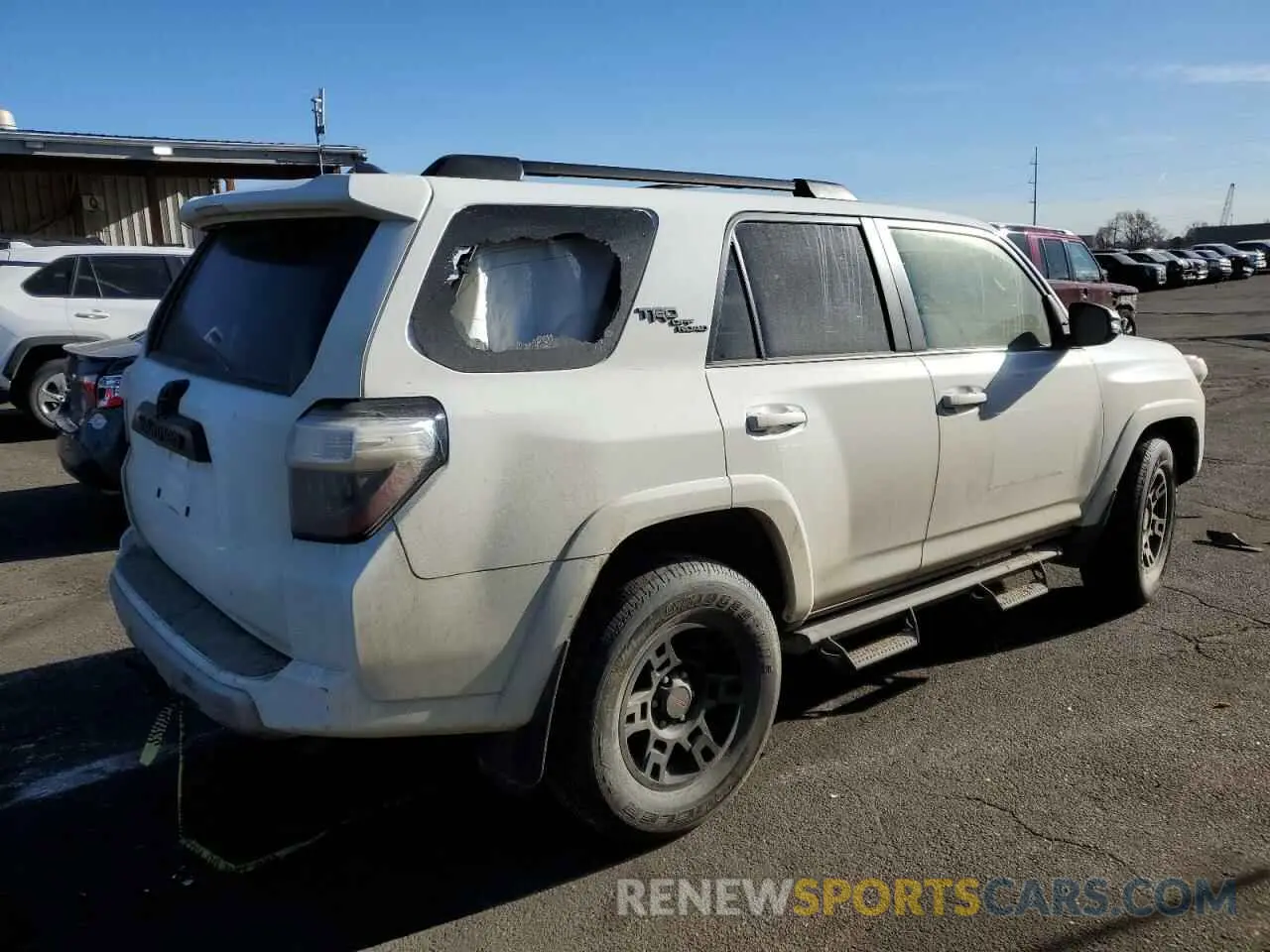 3 fotografías del automóvil dañado JTERU5JR1P6187113 TOYOTA 4RUNNER SE 2023