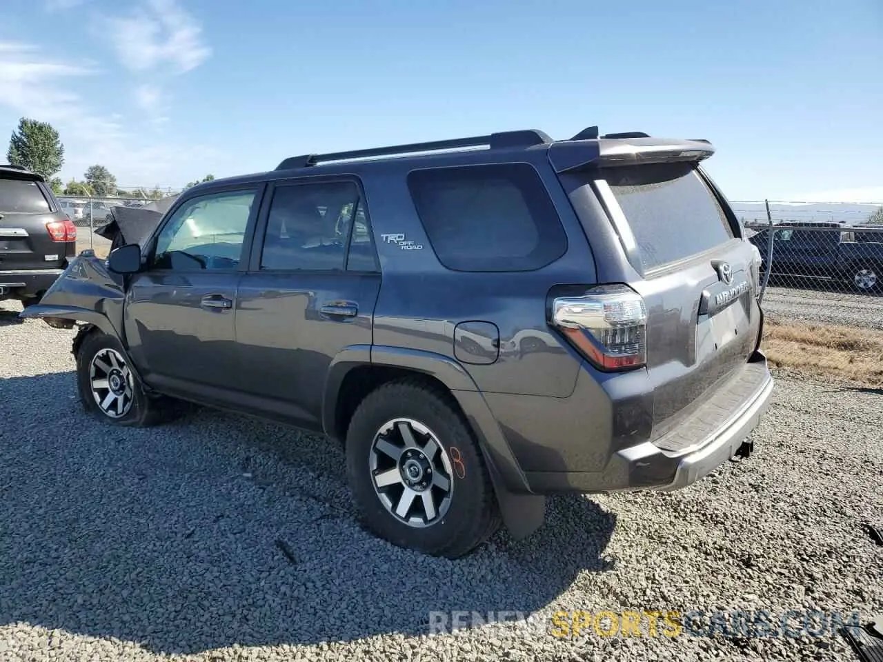 2 fotografías del automóvil dañado JTERU5JR2P6099395 TOYOTA 4RUNNER SE 2023