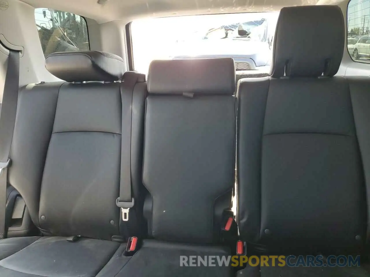 10 fotografías del automóvil dañado JTERU5JR6P6089162 TOYOTA 4RUNNER SE 2023