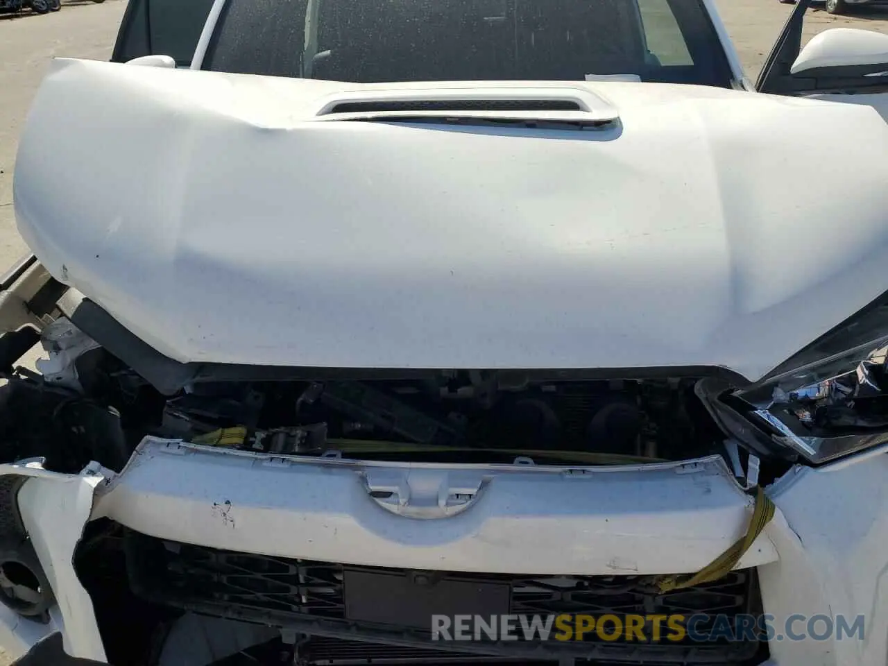 12 fotografías del automóvil dañado JTERU5JR6P6089162 TOYOTA 4RUNNER SE 2023