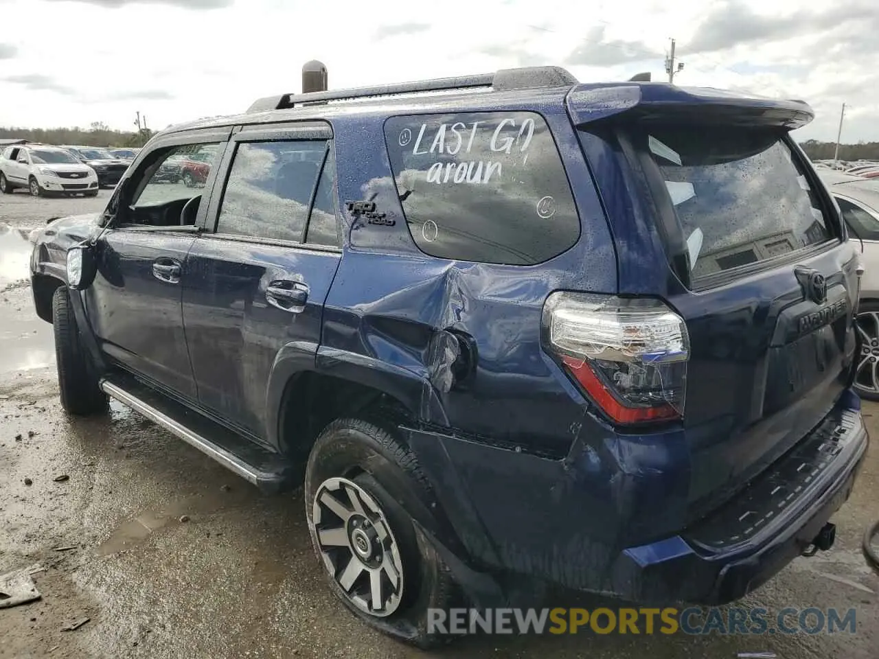 2 fotografías del automóvil dañado JTERU5JR6P6107675 TOYOTA 4RUNNER SE 2023