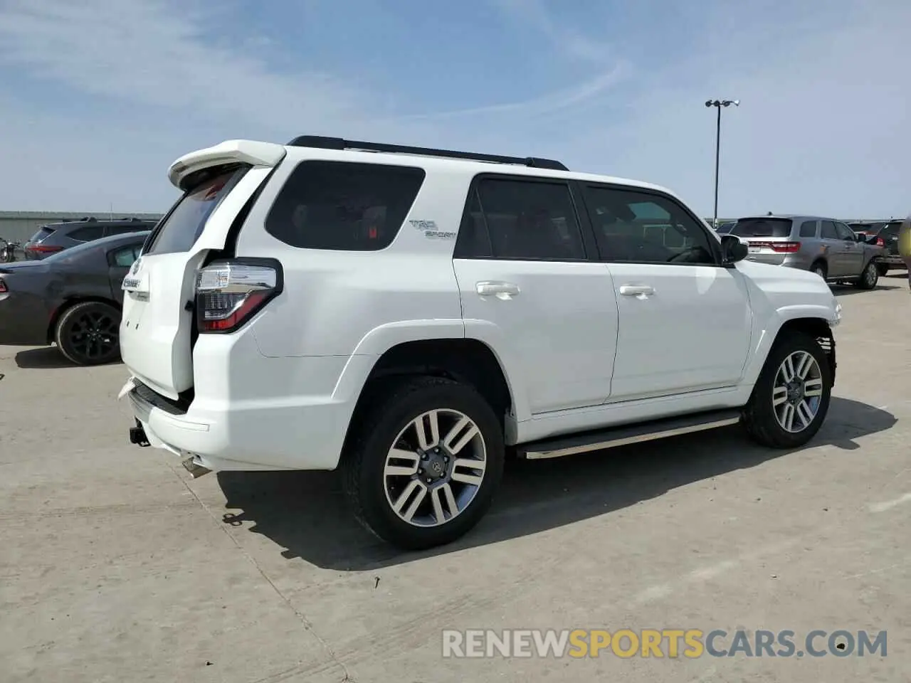 3 fotografías del automóvil dañado JTESU5JR6P6097795 TOYOTA 4RUNNER SE 2023