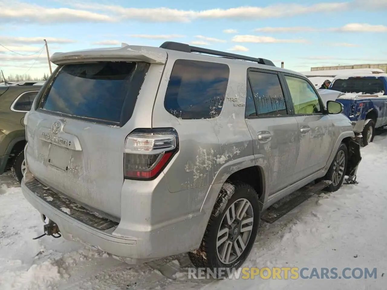 3 fotografías del automóvil dañado JTESU5JR9P6149193 TOYOTA 4RUNNER SE 2023