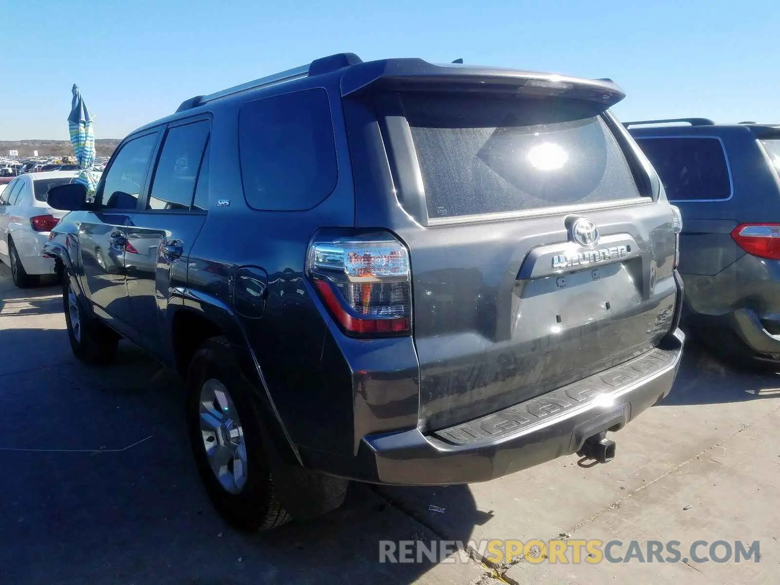3 fotografías del automóvil dañado JTEZU5JR9K5209910 TOYOTA 4RUNNER SR 2019