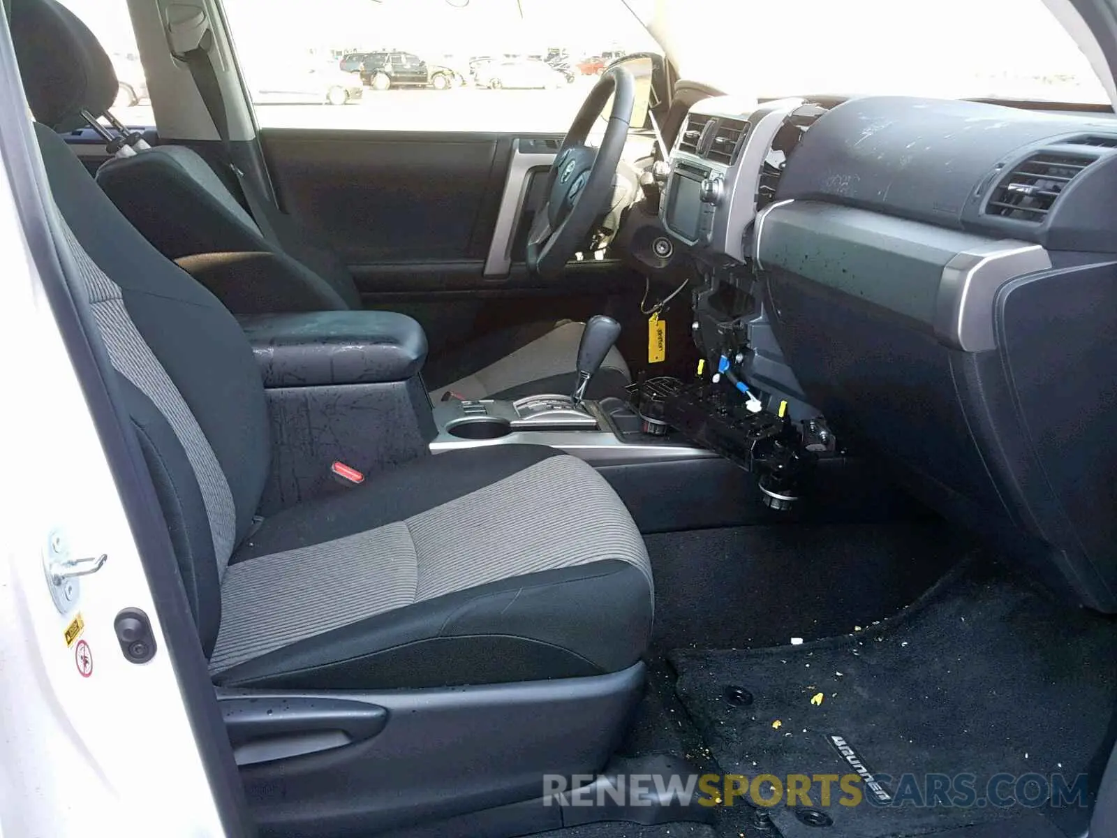 5 fotografías del automóvil dañado JTEZU5JRXK5194267 TOYOTA 4RUNNER SR 2019