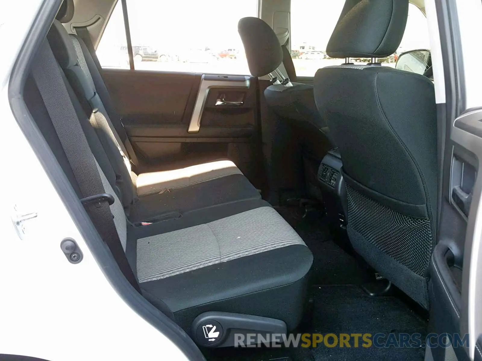 6 fotografías del automóvil dañado JTEZU5JRXK5194267 TOYOTA 4RUNNER SR 2019
