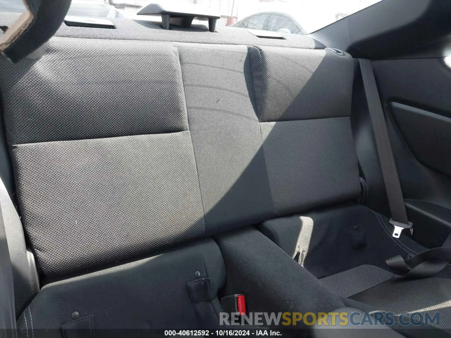 8 fotografías del automóvil dañado JF1ZNAA10K8700956 TOYOTA 86 2019